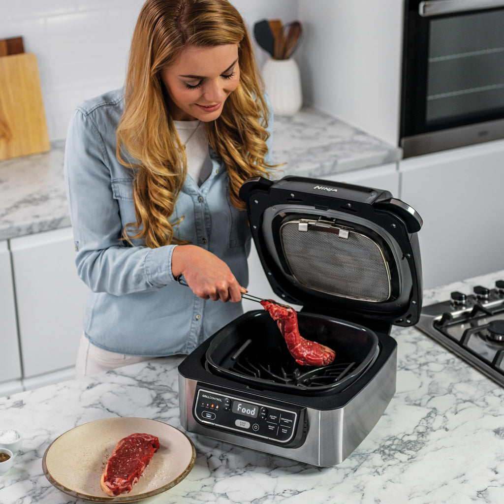 Ninja Foodi Grill & Air Fryer, 5,7L, 5 Fonctions de Cuisson Air Fry, Grille, Cuit, Rotis et bien plus, Pièces Lavables au Lave-vaisselle, Noir/Argent