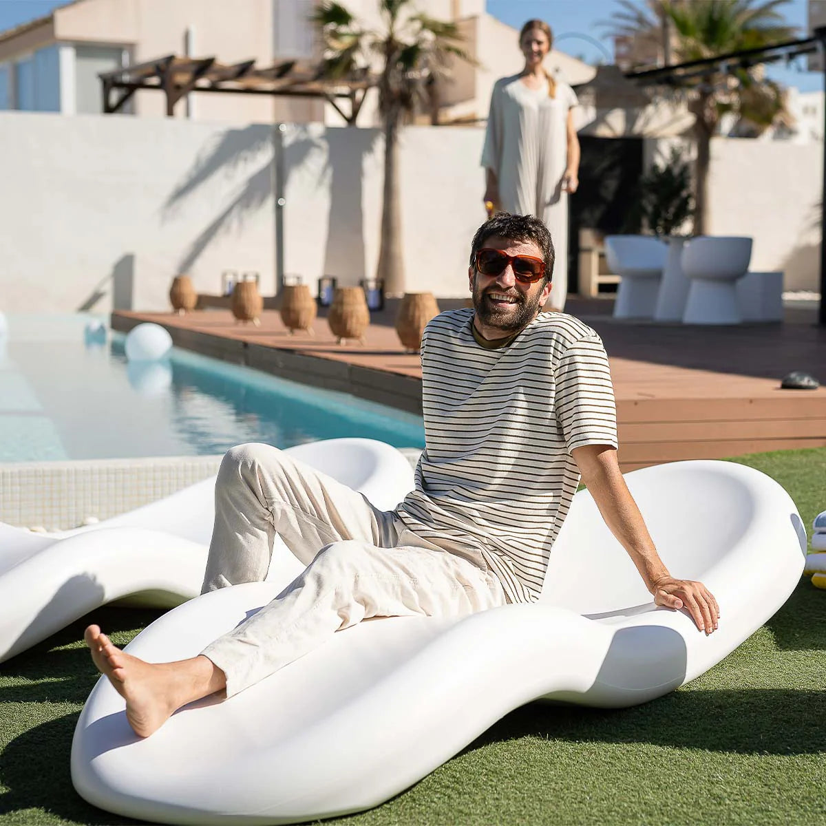 Chaise longue Rasa pour piscines, hôtels et clubs de plage