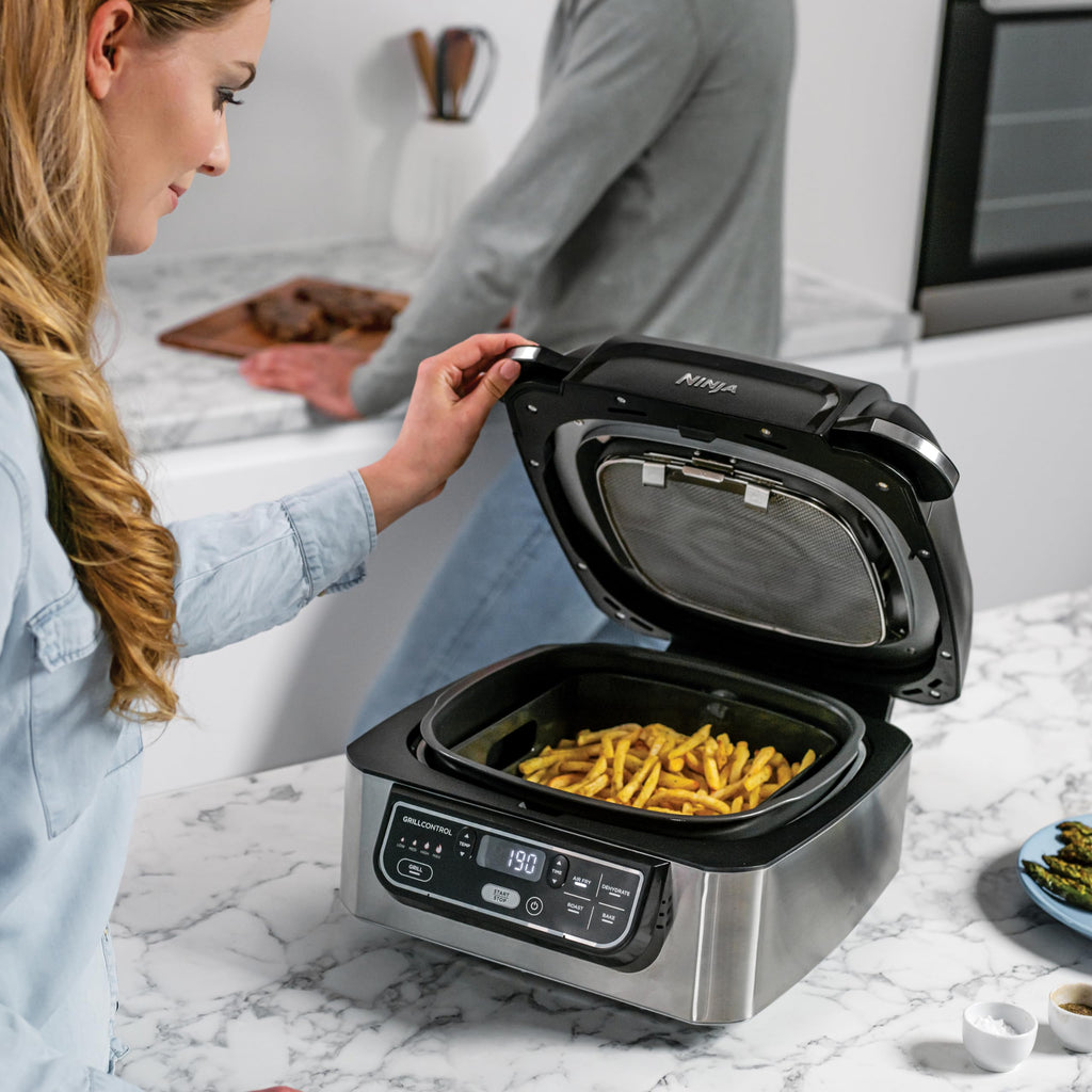 Ninja Foodi Grill & Air Fryer, 5,7L, 5 Fonctions de Cuisson Air Fry, Grille, Cuit, Rotis et bien plus, Pièces Lavables au Lave-vaisselle, Noir/Argent