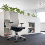 Fauteuil de bureau ergonomique Agilis Matrix MT12 à dossier en maille et inclinaison lente, édition spéciale, noir pur (édition 2025).