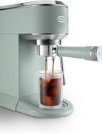 Machine à café De'Longhi Dedica - Acier inoxydable, pompe, pour café moulu ou dosettes, expresso et cappuccino, réservoir de 1,3 litre, système anti-gouttes, modèle EC685.M, couleur métal