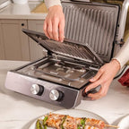 Cecotec Grill électrique Rock’nGrill Smart. Système de réglage de la puissance, du temps et de la température de 2000 W, ouverture à 180 °, plaques amovibles allant au lave vaisselle : Cuisine et Maison