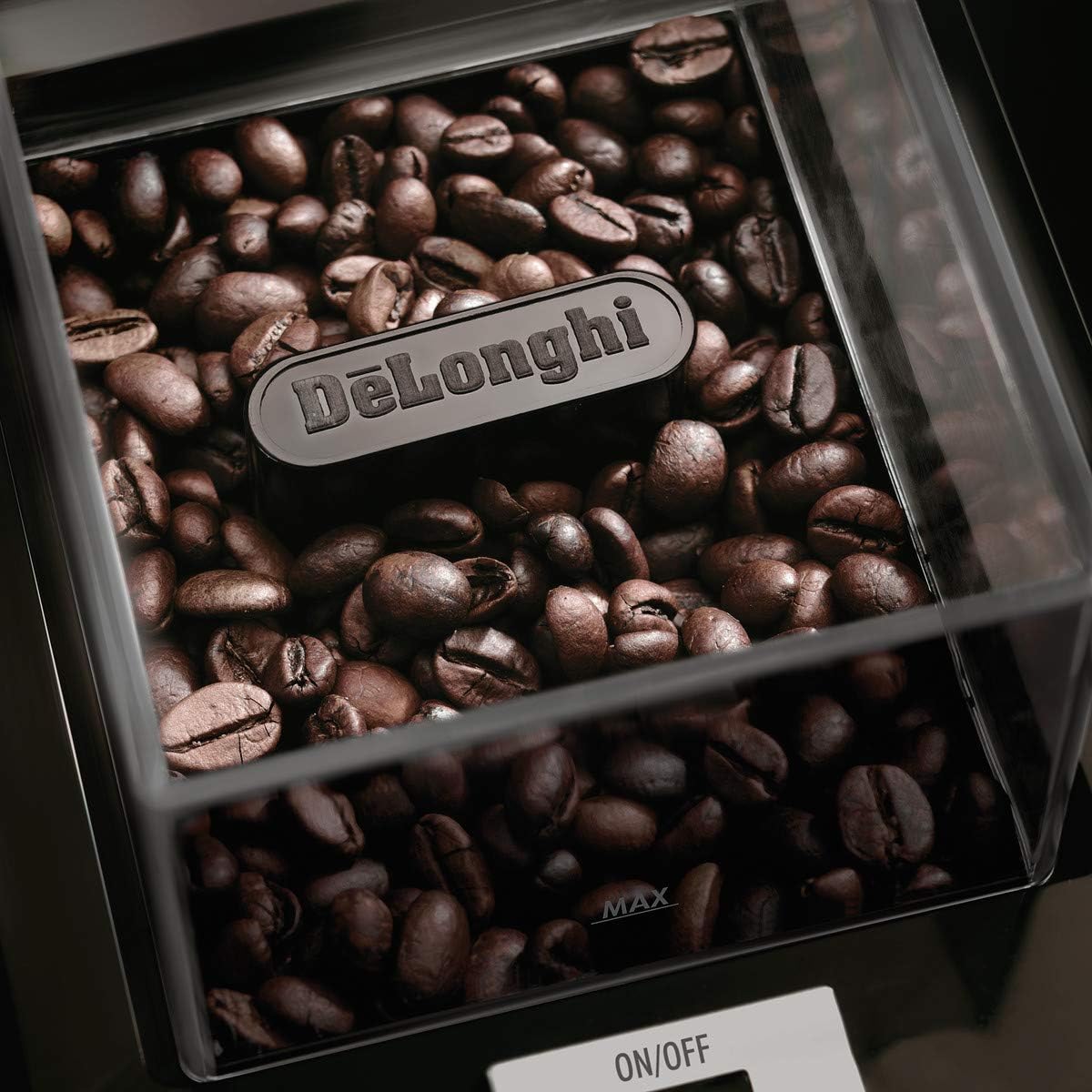 De'Longhi Dedica Style EC685.W, Machine à Café à Pompe en Acier Inoxydable Pour Café Moulu ou Dosettes, Machine à Espresso et Cappuccino, Réservoir de 1,3L, Système Anti-goutte, Blanc